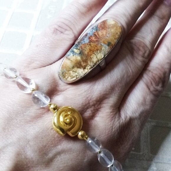 Clear Quartz Bracelet | Gold Shell Charm | Handmade Winter Holiday Gift Jewelry - Picture 7 of 8